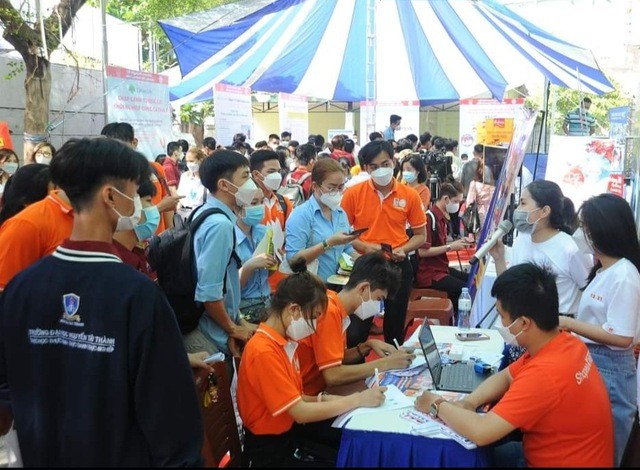 Các ngày hội tuyển dụng lao động luôn thu hút nhiều sinh viên tham gia. (Ảnh minh họa: tphcm.chinhphu.vn)