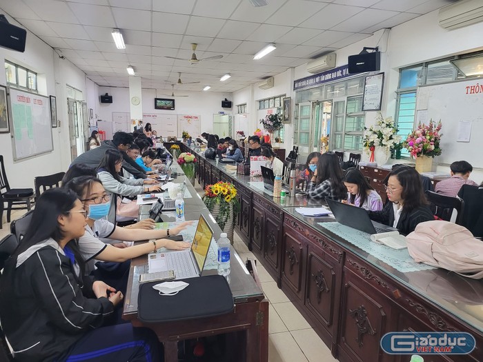 Học sinh Trường Nguyễn Du sẽ được sử dụng phòng giáo viên trong ngày 10/3 (ảnh: P.L)