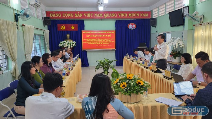 Toàn cảnh buổi giám sát của Ủy ban Văn hóa, Giáo dục của Quốc hội tại Trường tiểu học Hà Huy Giáp (ảnh: P.L)