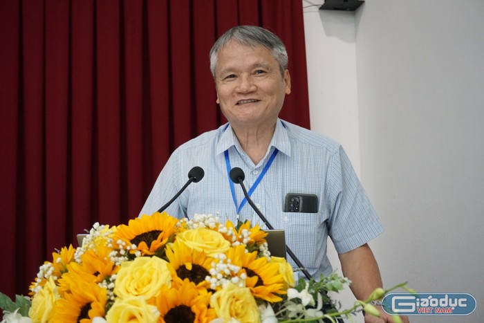 Kỹ sư Lê Trung Nghĩa trình bày tham luận tại hội thảo.