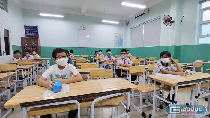 Học sinh sẵn sàng làm bài khảo sát vào lớp 6 Trường trung học phổ thông chuyên Trần Đại Nghĩa (ảnh: V.D)