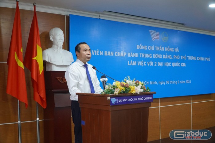Phó Giáo sư Vũ Hải Quân - Giám đốc Đại học Quốc gia Thành phố Hồ Chí Minh phát biểu tại buổi làm việc (ảnh: V.D)