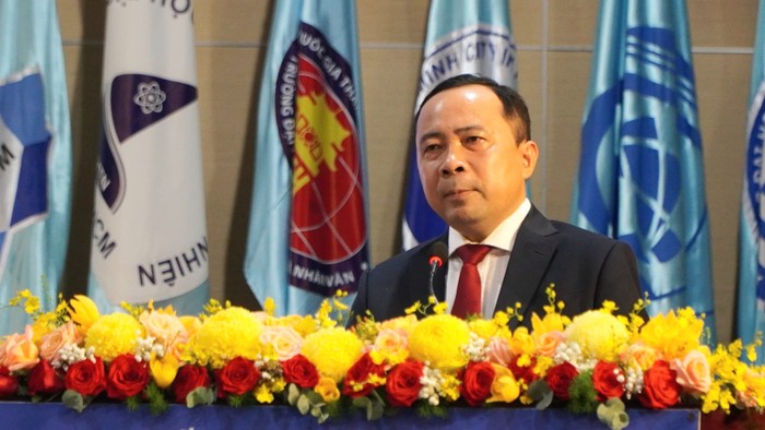 Giám đốc Đại học Quốc gia Thành phố Hồ Chí Minh phát biểu tại hội nghị (ảnh: Chân Phúc)