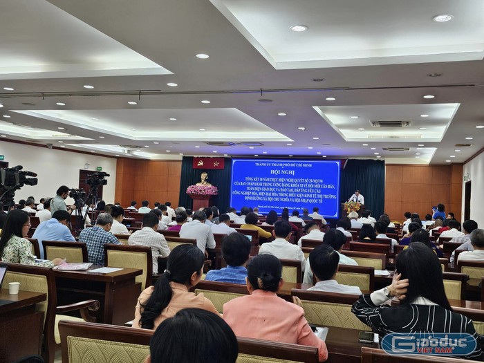 Toàn cảnh hội nghị tổng kết 10 năm thực hiện Nghị quyết 29-NQ/TW do Thành ủy Thành phố Hồ Chí Minh tổ chức (ảnh: V.D)
