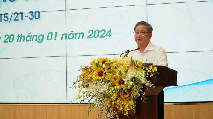 Chủ tịch Ủy ban Nhân dân thành phố Cần Thơ Trần Việt Trường phát biểu tại tọa đàm (ảnh: VNUHCM)
