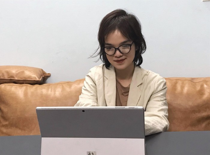 Học sinh Huỳnh Chi Mai tham gia dự án “Brown Bear Computers” và bày tỏ sự ngạc nhiên khi các bạn học sinh còn ít tuổi đã có những hành động quan tâm đến cộng đồng. (Ảnh: NVCC).