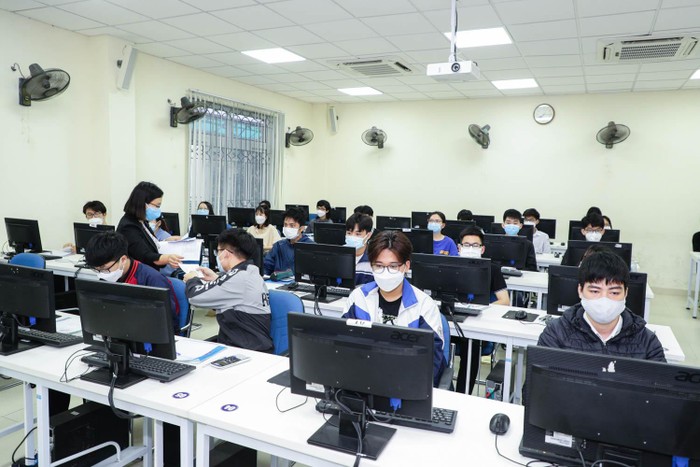Thí sinh tham dự kỳ thi đánh giá năng lực của Đại học Quốc gia Hà Nội tổ chức năm 2022. (Ảnh: VNU).