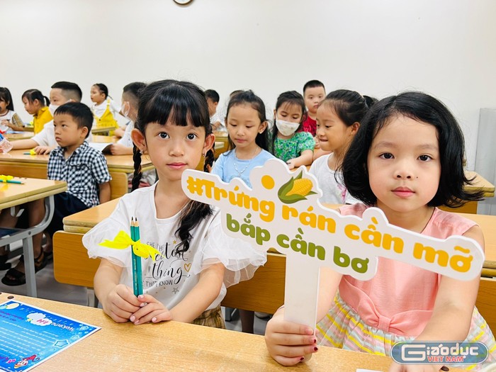 Học sinh lớp 1 trong ngày đầu tựu trường tại Trường Tiểu học Ngọc Lâm (Long Biên, Hà Nội).