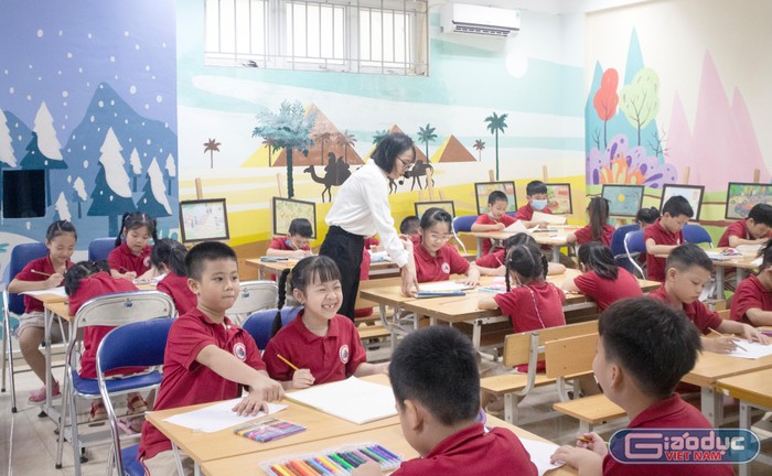 “Nỗi lo” chung của các trường Tiểu học tại Hà Nội là thiếu giáo viên, sĩ số đông. (Ảnh minh họa: Ngân Chi).