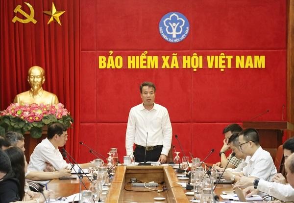 Ông Nguyễn Thế Mạnh - Tổng Giám đốc Bảo hiểm xã hội Việt Nam chủ trì buổi làm việc.