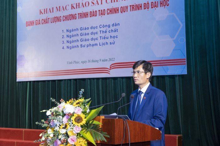 Phó Giáo sư, Tiến sĩ Nguyễn Quang Huy - Bí thư Đảng ủy, Hiệu trưởng Trường Đại học Sư phạm Hà Nội 2 phát biểu khai mạc.