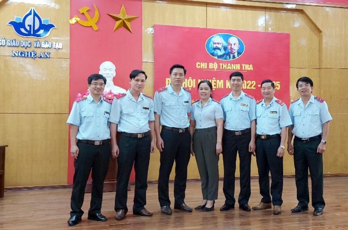 Đội ngũ Thanh tra Sở Giáo dục và Đào tạo tỉnh Nghệ An. (Ảnh: NVCC).