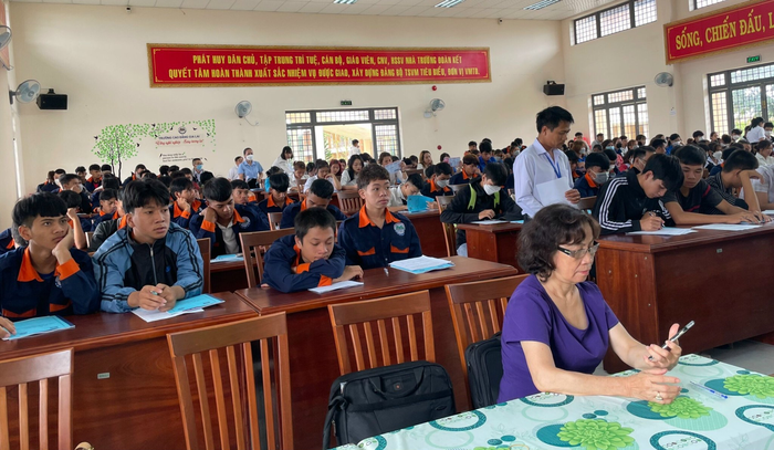 Hội nghị với gần 200 học sinh, sinh viên tiêu biểu của Trường Cao đẳng nghề Gia Lai.