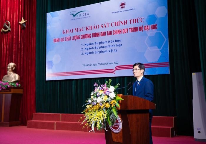 Phó Giáo sư, Tiến sĩ Nguyễn Quang Huy - Bí thư Đảng ủy, Hiệu trưởng Trường Đại học Sư phạm Hà Nội 2 phát biểu.