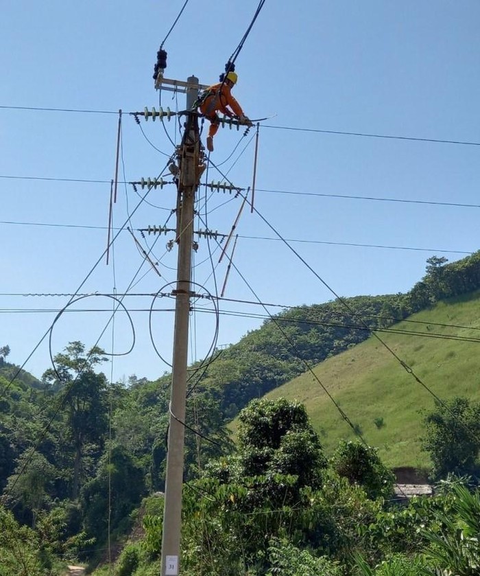 Công ty Điện lực Điện Biên đã và đang tập trung mọi nguồn lực, phối hợp với các bên liên quan đưa điện về với các thôn, bản vùng cao, vùng đồng bào dân tộc thiểu số.