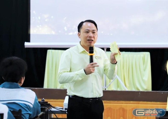 Thạc sĩ Nguyễn Vinh San - Trưởng phòng Công tác sinh viên (Trường Đại học Sư phạm - Đại học Đà Nẵng) cho rằng, một số quy định đang đặt bài toán cho địa phương, cũng là “làm khó” các địa phương”. Ảnh: NVCC.