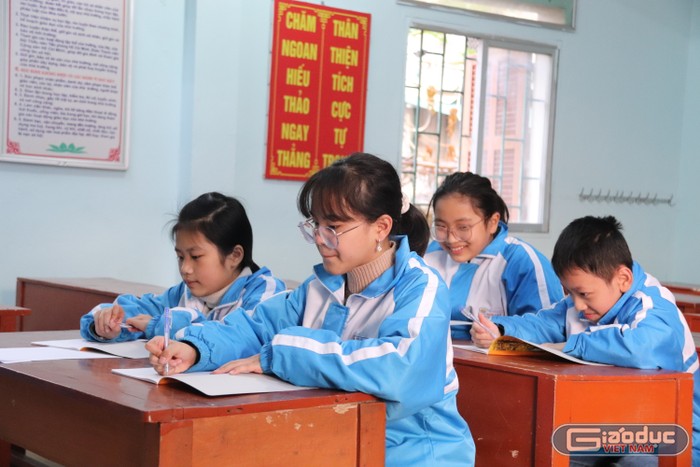 Học sinh một trường trung học cơ sở tại Hà Giang. Ảnh: Mộc Trà.