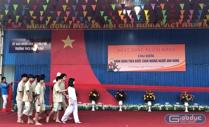 Học sinh Trường Trung học cơ sở Minh Khai (Hà Giang) có thể tiếp cận thêm những kiến thức lịch sử thông qua hoạt động ngoại khóa. Ảnh: NVCC.
