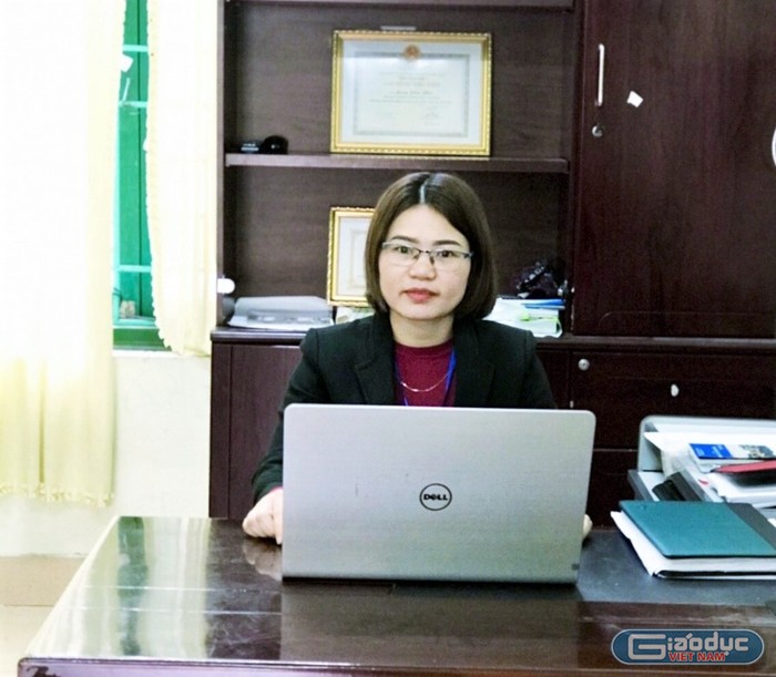 Cô giáo Tạ Thị Chung - Hiệu trưởng Trường Trung học phổ thông Ngân Sơn. Ảnh: NVCC.