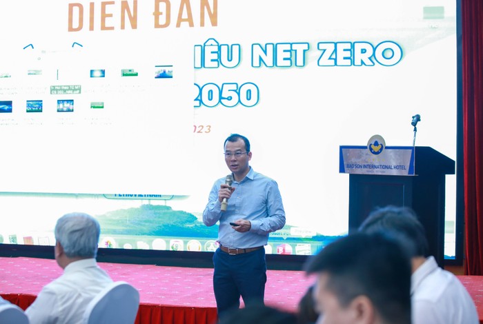 Ông Lương Quang Huy - Trưởng phòng Giảm nhẹ phát thải khí nhà kính và bảo vệ tầng ô zôn, Cục Biến đổi khí hậu - Bộ Tài nguyên và Môi trường chia sẻ tại Diễn đàn.