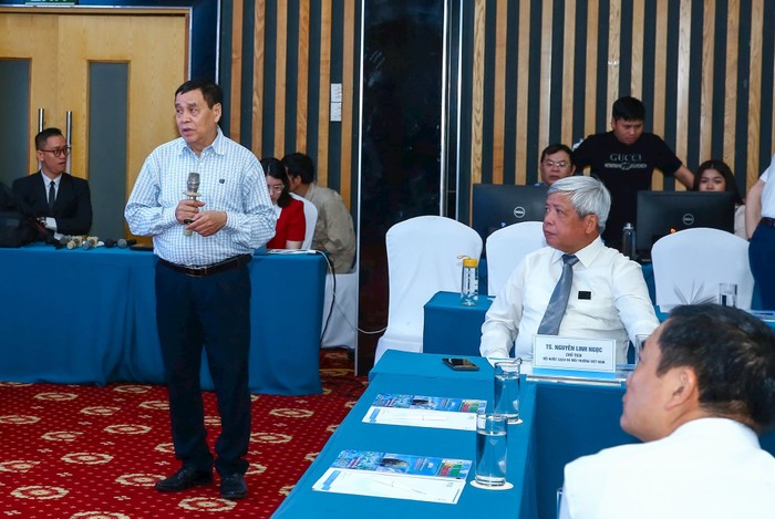 Phó Chủ tịch Hiệp hội Năng lượng Việt Nam Nguyễn Văn Vy chia sẻ tại Diễn đàn.