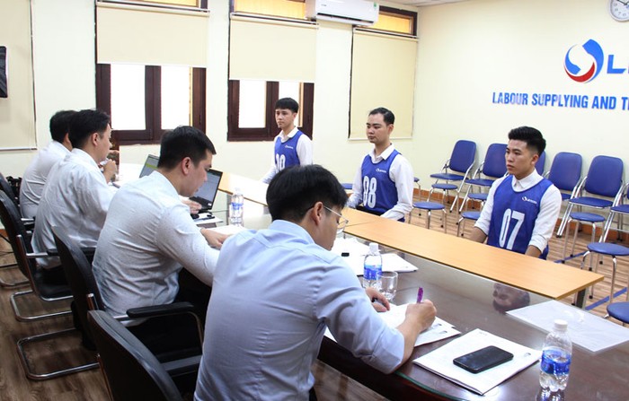 Một buổi tổ chức thi tuyển đơn hàng Kỹ thuật viên tại Công ty Đào tạo và Cung ứng nhân lực, Trường Đại học Công nghiệp Hà Nội. Ảnh: letco.vn.