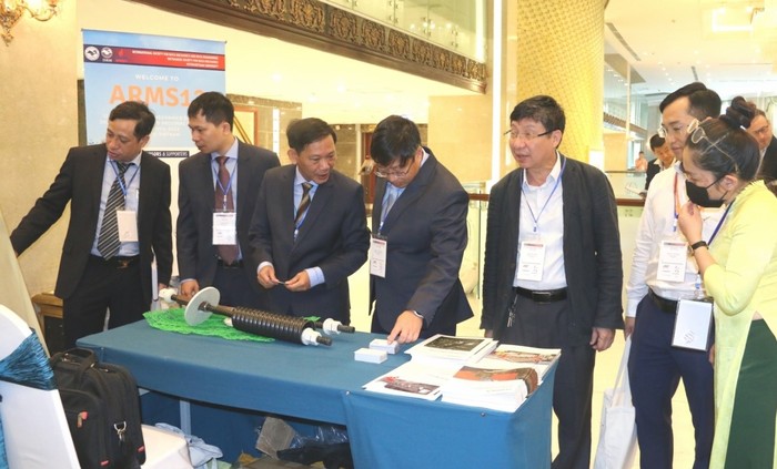 Hội Cơ học đá Việt Nam (VSRM) phối hợp với Hội Cơ học đá và Công trình đá quốc tế (ISRM) và Trường Đại học Dầu khí Việt Nam (PVU) tổ chức Hội nghị khoa học quốc tế Cơ học đá châu Á lần thứ 12 (ARMS12) với chủ đề ‘Cơ học đá và công trình ‘Những vấn đề đương đại’. Ảnh: NTCC.