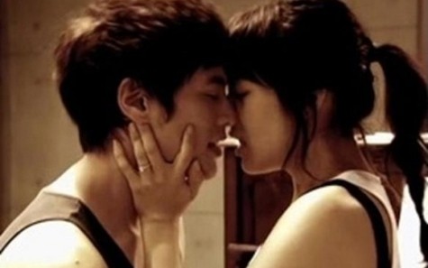 Choi Daniel và Ock Ju Hyun diễn cảnh hôn đến thâm tím môi ảnh 1