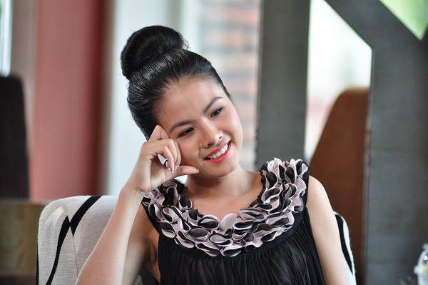 Vân Trang cũng có nhiều câu chuyện thú vị về sự nghiệp của cô. Chương trình talkshow "Lần đầu tôi kể" với sự tham gia của nhiều sao Việt sẽ chính thức lên sóng HTV2 vào đầu tháng 10.