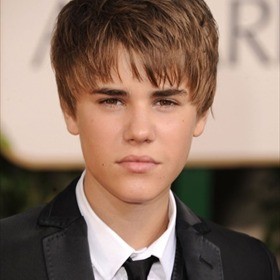 Justin Bieber bị cáo buộc có con với fan của mình