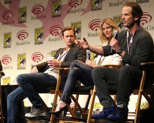 Alexander Skarsgard và Brooklyn Decker cùng đạo diễn Peter Berg xuất hiện ở WonderCon ở Anaheim, California hôm thứ Bảy để giới thiệu bộ phim mới "Battleship" của họ. Ngoài ra, đạo diễn Berg tiết lộ rằng rất có thể Taylor Kitsch, Rihanna và Liam Neeson cũng tham gia đóng phim,