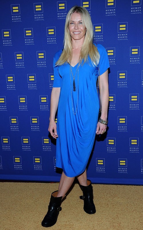 Chelsea Handler cũng có mặt tại sự kiện HRC này bên cạnh thị trưởng của Los Angeles cùng các ngôi sao như Charlize Theron, Joe Manganiello,...