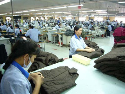 Nhân viên ngành dệt may có mức lương thấp nhất trong bảng xếp hạng lương Việt Nam.
