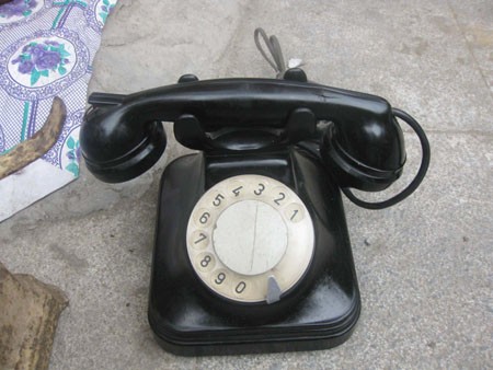 Chiếc điện thoại quay số cũ kĩ