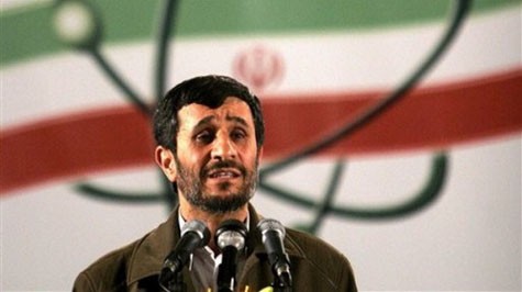Tổng thống Iran Mahmoud Ahmadinejad - Ảnh: AP