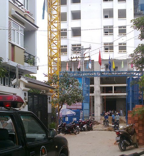 Lúc 10g30 ngày 15-2- 2011, tai nạn lao động xảy ra tại công trường xây dựng chung cư Phú Đạt (số 48/5B Ung Văn Khiêm, P.25, Q.Bình Thạnh, TP.HCM) làm 2 công nhân chết và 1 công nhân khác trọng thương.