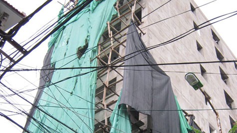 Vụ tai nạn lao động (TNLĐ) dẫn đến chết người tại công trình đang xây dựng ở số 53-55 phố Nhân Hòa (quận Thanh Xuân, Hà Nội), xảy ra vào lúc 7h30 sáng 4-8-2011