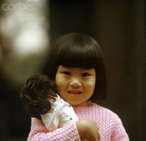 Khuôn mặt với những nét ngây thơ, hồn nhiên của một cô bé Hà Nội năm 1973.