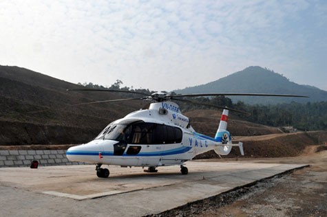 Đến tháng 12/2011, Chiếc trực thăng mới EC 155B1 của Chủ tịch Tập đoàn Hòa Phát đã chính thức có mặt tại Việt Nam thay thế chiếc trực thăng cũ đã được bán.