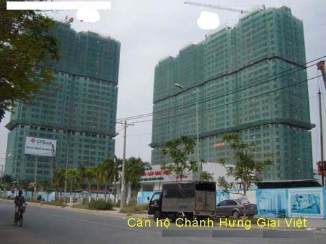 Khu căn hộ Chánh Hưng Giai Việt do liên doanh Công ty cổ phần Giai Việt và HAGL Land làm chủ đầu tư. Dự án căn hộ được thiết kế với quy mô 4 khối nhà cao 30 tầng, tổng diện tích sàn là 140.000m2 sàn xây dựng tương đương với 1.000 căn hộ.