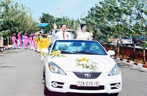 Đám cưới của đại gia Lê Ân với cô vợ 20 tuổi. (Ảnh: Vnexpress).