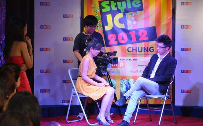 Một tình huống khá hay khi tác nghiệp phỏng vấn dành cho thí sinh Trịnh Thị Trà My.