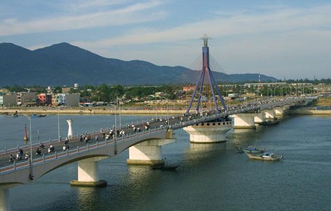 Cầu sông Hàn (Đà Nẵng) (Ảnh: Internet).