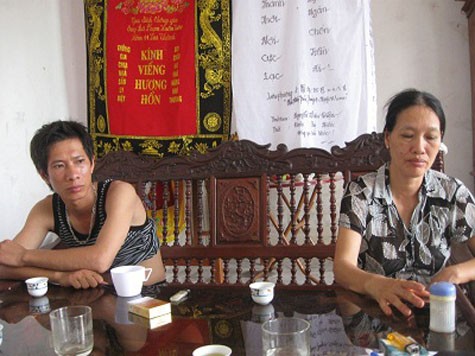 Người nhà nạn nhân Nguyễn Văn Trân (Ảnh: PLXH)
