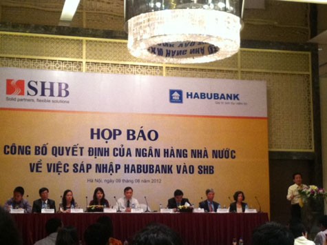 Buổi họp báo công bố quyết định của NHNH chính thức sáp nhập Habubank vào SHB diễn ra vào sáng 9/8.