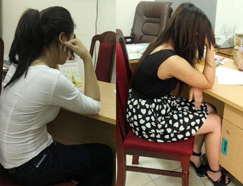 Hai gái mại dâm là sinh viên đang bị cơ quan công an lấy lời khai (Ảnh: An ninh thủ đô).