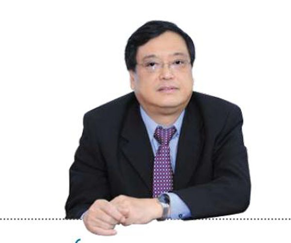 Ông Lê Vũ Kỳ, người cũng vừa xin từ nhiệm chức Phó chủ tịch HĐQT ngân hàng ACB. Ông là Phó Tổng giám đốc Ngân hàng Á Châu trong thời gian 11 năm, từ năm 1997 đến năm 2008.