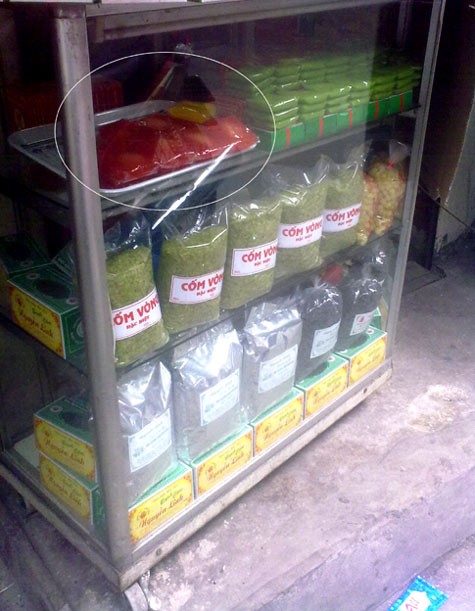 Bánh xu xê có mặt tại hầu hết các cửa hàng ở phố Hàng Than (Hoàn Kiếm, Hà Nội).