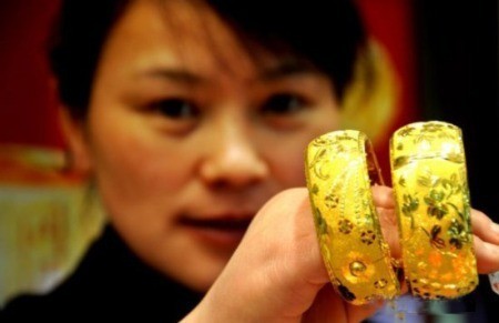 Đến sáng nay (ngày 2/11), giá vàng thế giới tăng nhẹ giúp giá vàng trong nước trở lại ngưỡng 45 triệu đồng/lượng.
