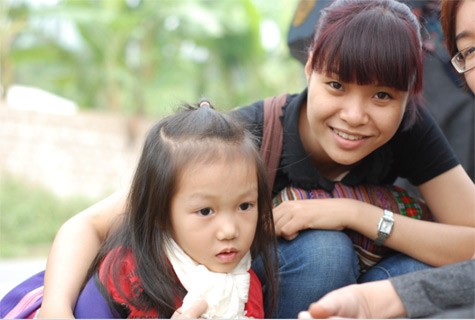 Lê Thị Thu Hương (phòng du lịch trong nước của Vietravel): Mình rất thích đến với trẻ em vùng cao để cảm nhận tình cảm ấm nóng của các em.